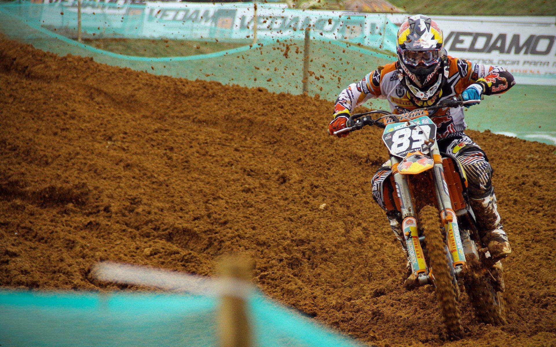 撑杆跳新星闪耀国际赛场 突破个人最佳再创亚洲纪录