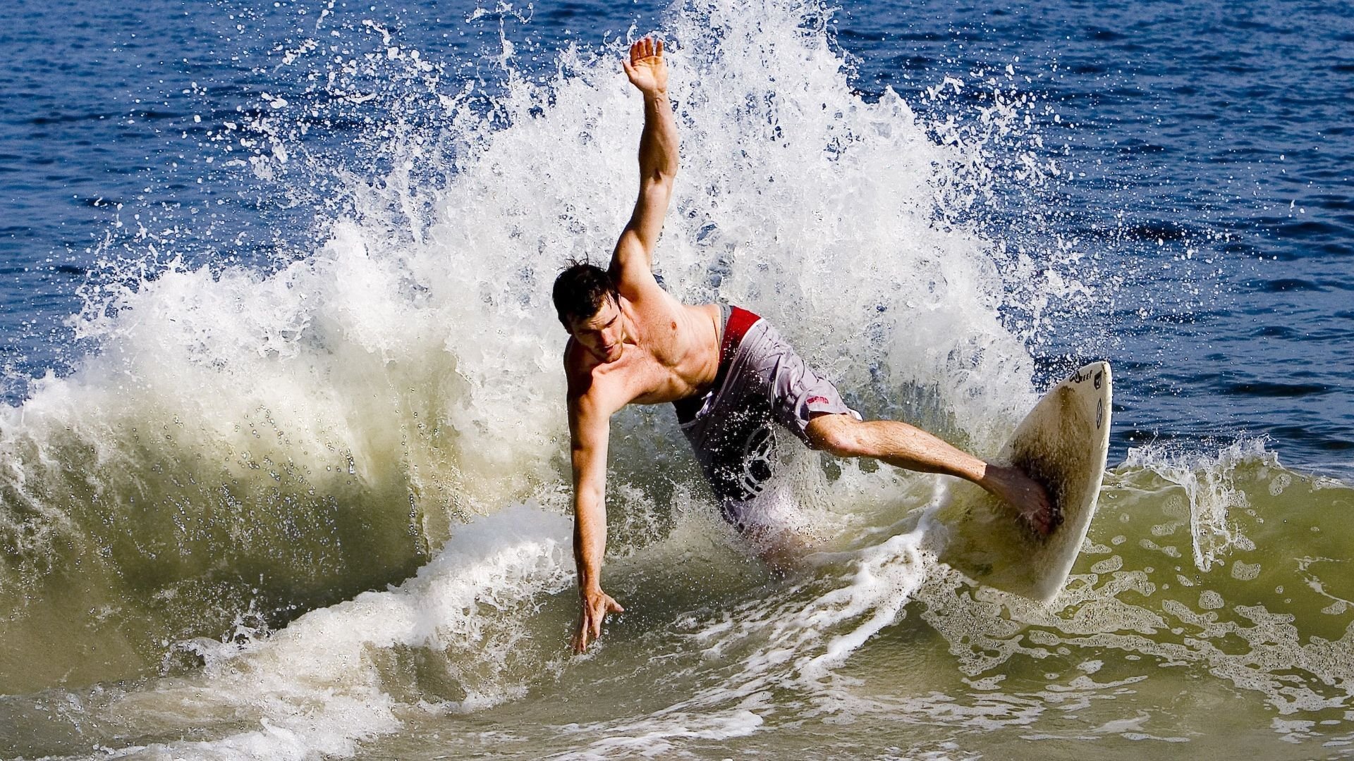 中国滑雪健儿备战冬奥 新赛季表现亮眼