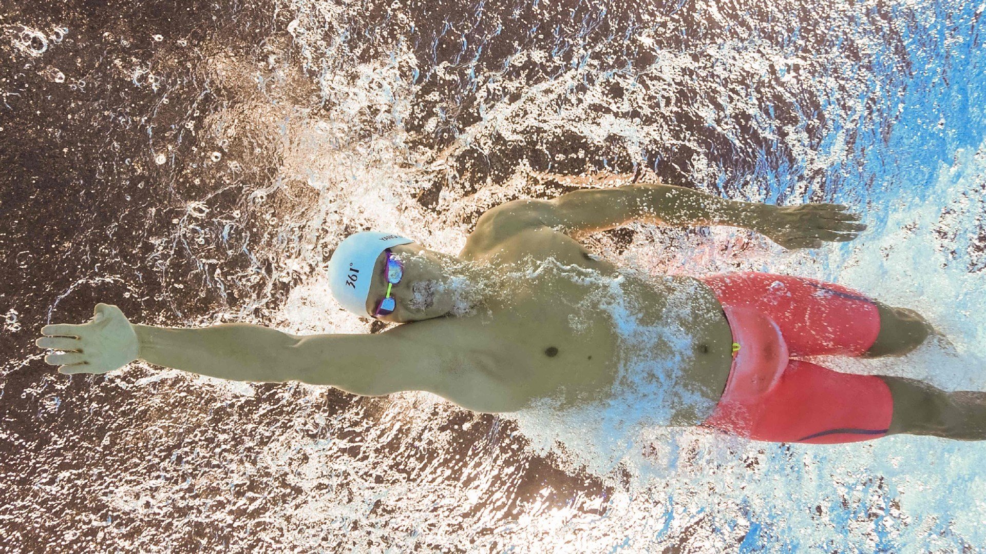 英超争冠白热化，曼城、阿森纳、利物浦三强鏖战，谁能笑到最后？